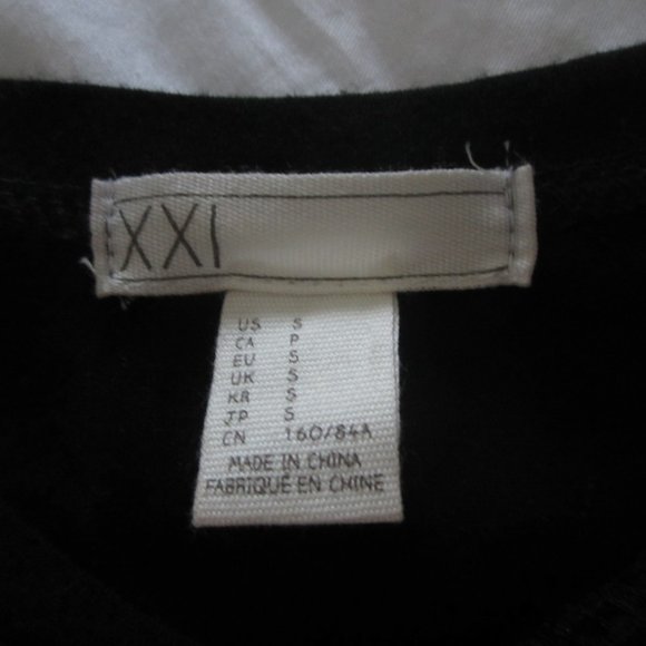 Women's Size S XXI Top with glittery gold crosses - Picture 11 of 16